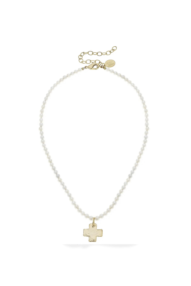 FRESHWATER PEARL NECKLACE WITH GOLD CROSS